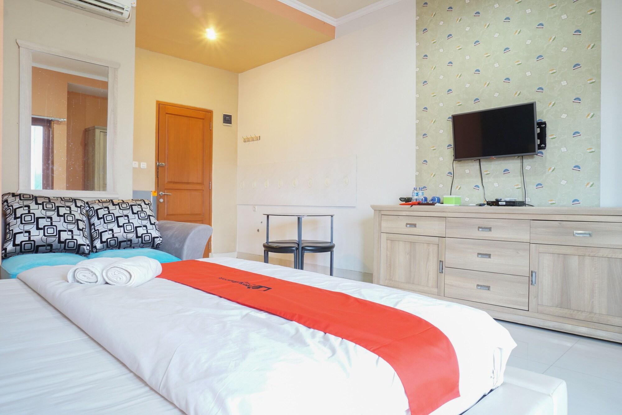 Reddoorz Near Kemang Square Hotel Jakarta Exterior photo